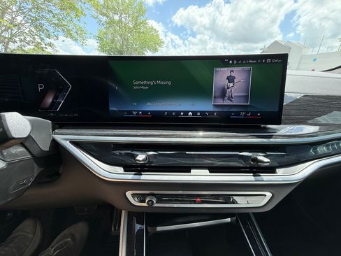 Used 2025 BMW X5 sDrive40i w/ Executive Package image 23