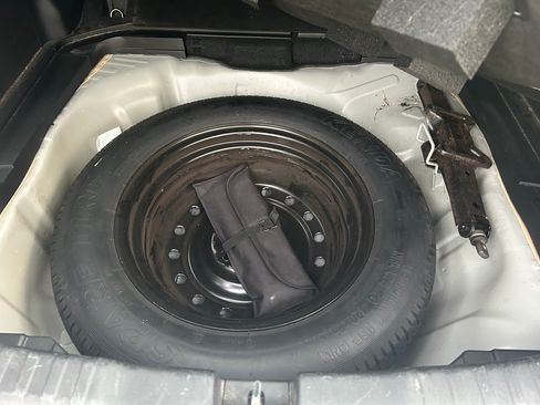 Used 2016 Honda CR-V LX image 13