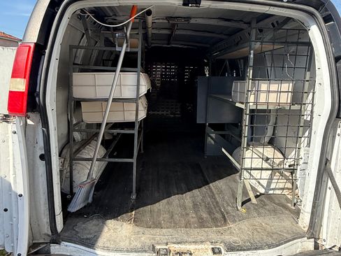 Used 2008 Chevrolet Express 2500 image 8