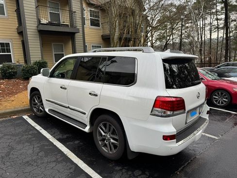 Used 2014 Lexus LX 570 4WD image 2