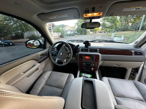 Used 2013 Chevrolet Silverado 1500 LTZ w/ LTZ White Diamond Edition AWD/4WD image 13