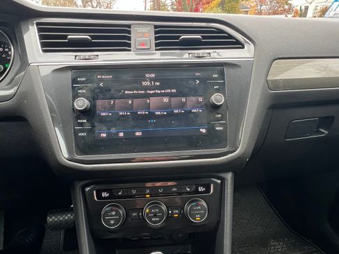 Used 2018 Volkswagen Tiguan SEL image 10