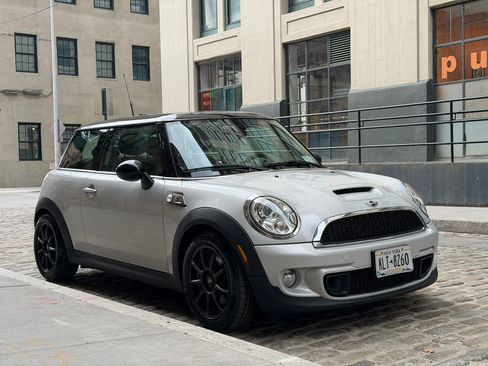 Used 2013 MINI Cooper S image 2