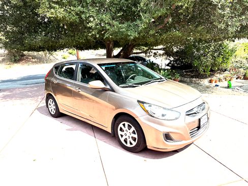 Used 2012 Hyundai Accent GS image 9