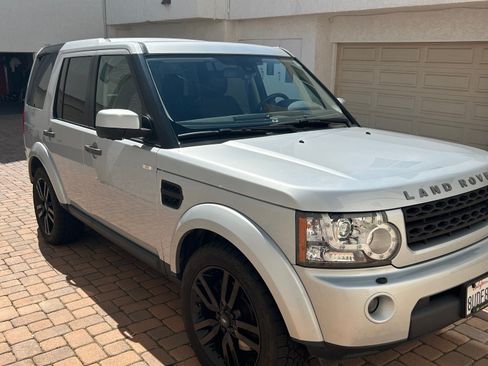 Used 2011 Land Rover LR4 HSE AWD/4WD image 2