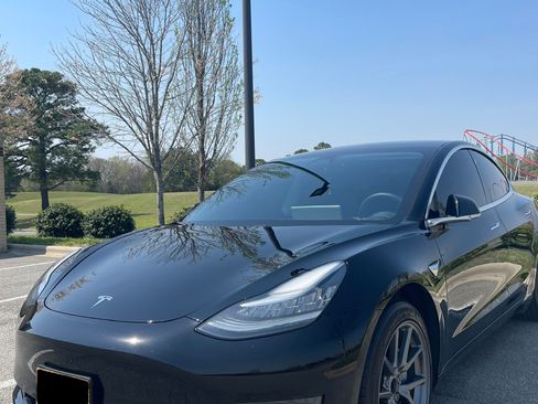 Used 2020 Tesla Model 3 Standard Range Plus image 4
