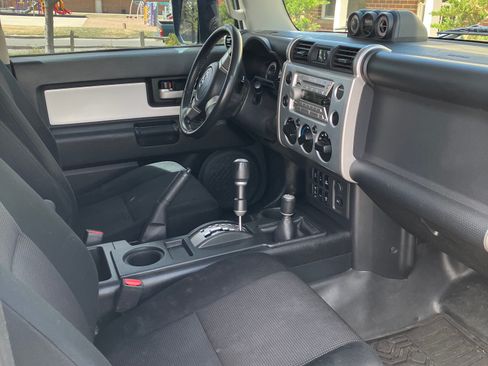 Used 2007 Toyota FJ Cruiser 4WD image 12