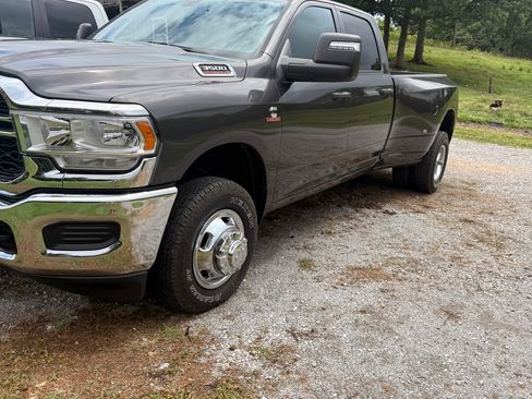 Used 2024 RAM 3500 Tradesman w/ Chrome Appearance Group AWD/4WD image 4