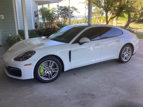 Used 2022 Porsche Panamera 4 E-Hybrid AWD/4WD image 1
