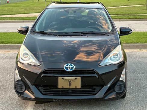 Used 2016 Toyota Prius C Two FWD image 2