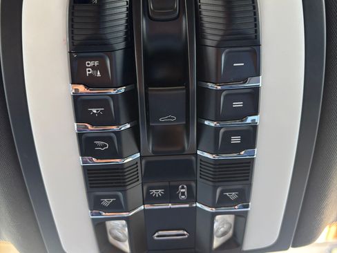 Used 2017 Porsche Macan Sport Edition image 15