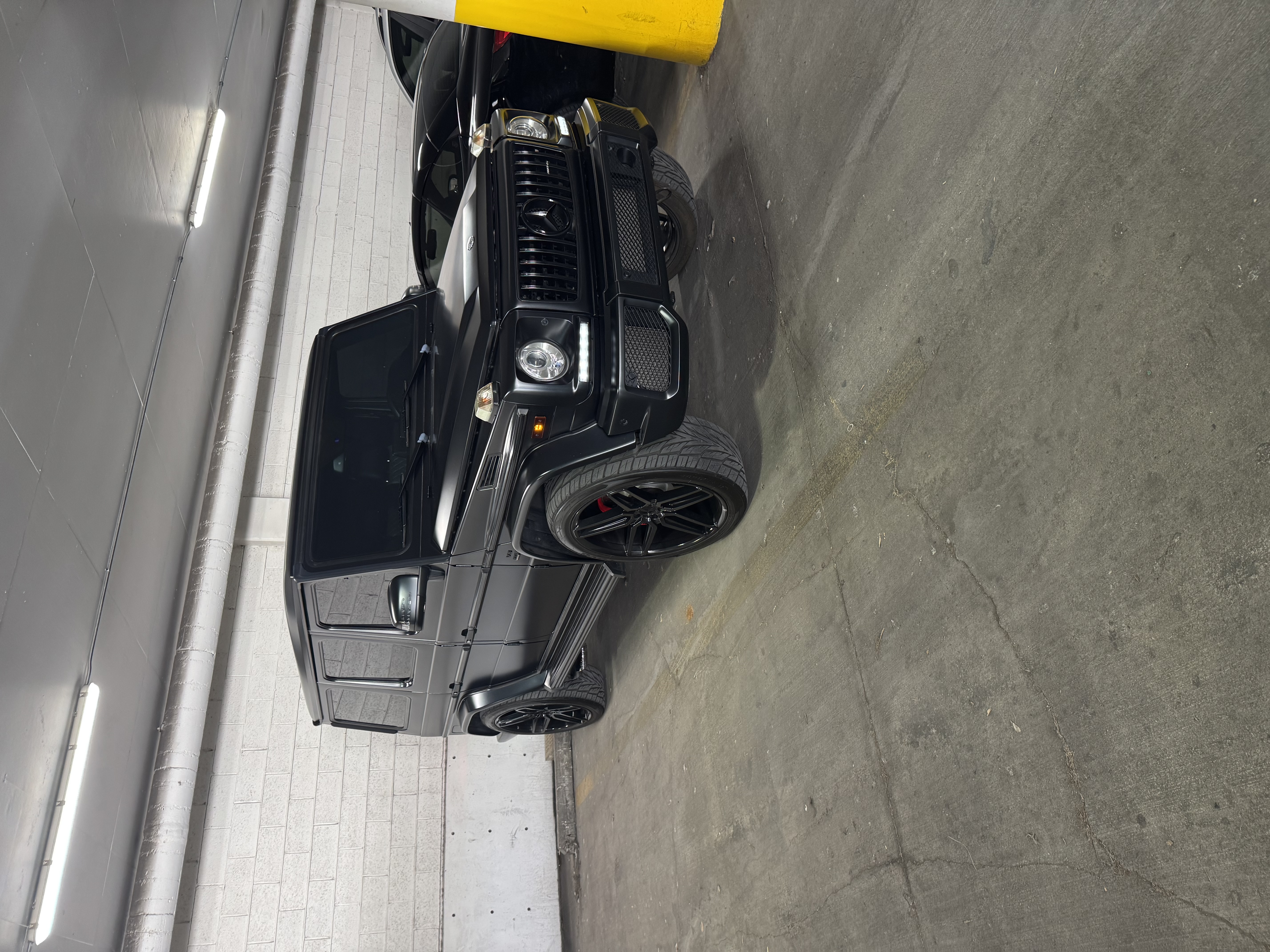 Used 2017 Mercedes-Benz G 63 AMG 4MATIC image 6