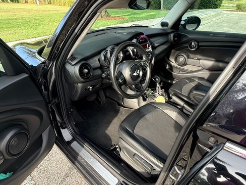 Used 2015 MINI Cooper 4-Door Hardtop FWD image 12