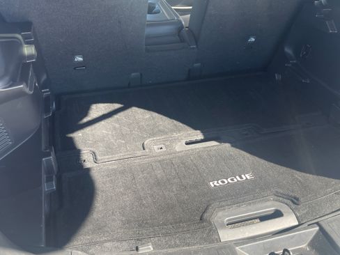 Used 2016 Nissan Rogue SL w/ SL Premium Package image 15