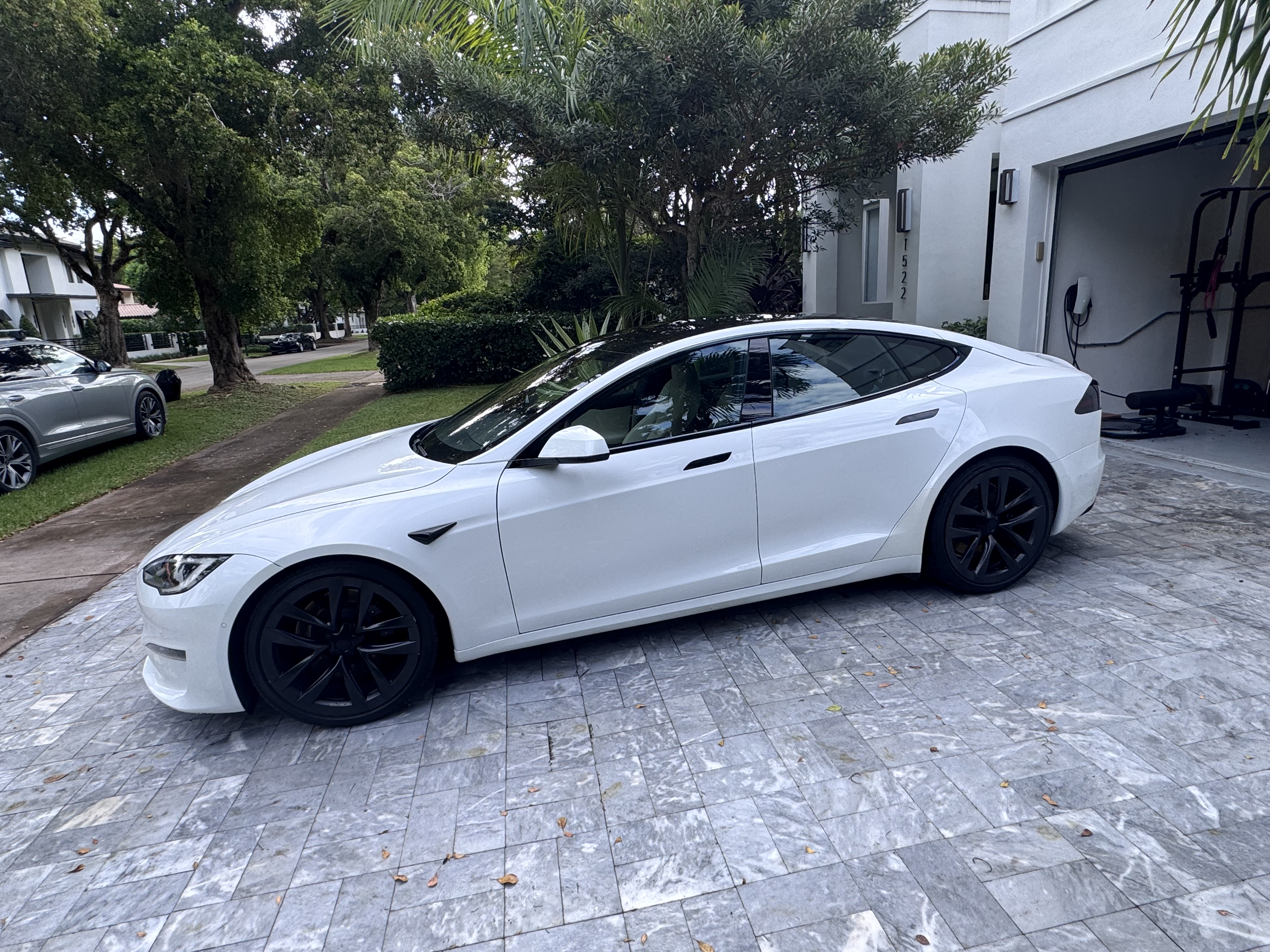 Used 2023 Tesla Model S Standard Range AWD/4WD image 4
