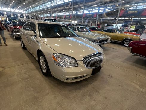 Used 2011 Buick Lucerne CX image 4
