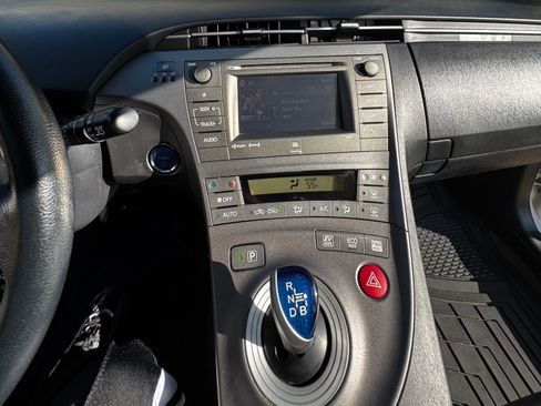 Used 2015 Toyota Prius Four image 13