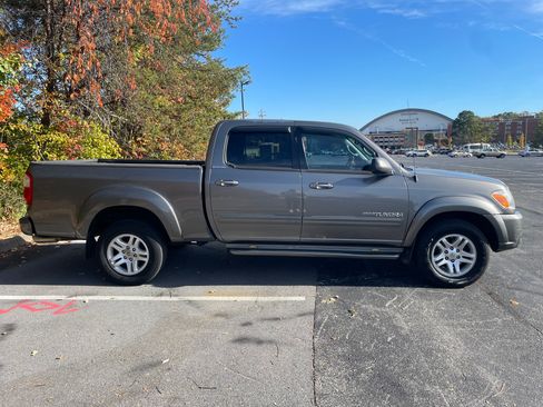 Used 2006 Toyota Tundra Darrell Waltrip Edition image 4