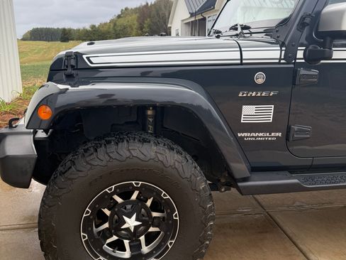 Used 2017 Jeep Wrangler Unlimited Sahara w/ Quick Order Package 24E Chief image 5