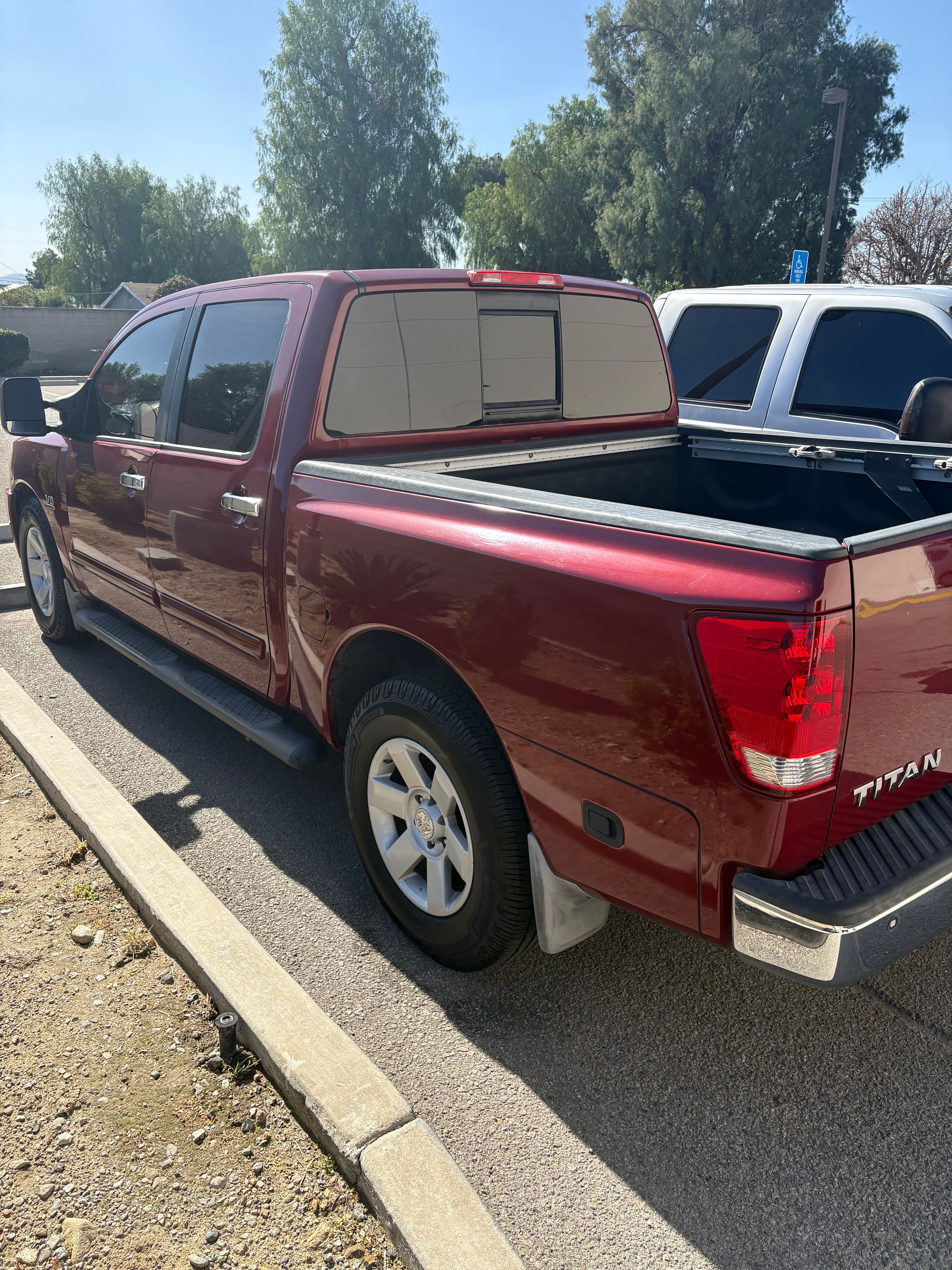 Used 2004 Nissan Titan LE w/ (NAV) Nissan Navigation Pkg image 8