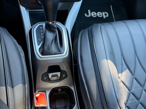 Used 2021 Jeep Renegade Limited AWD/4WD image 16