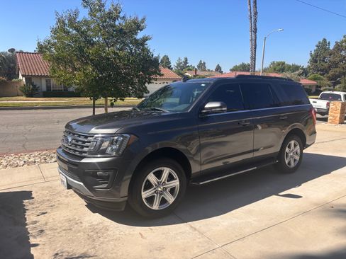 Used 2019 Ford Expedition XLT w/ Equipment Group 202A RWD image 1