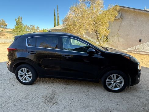 Used 2017 Kia Sportage LX w/ LX Popular Package FWD image 4