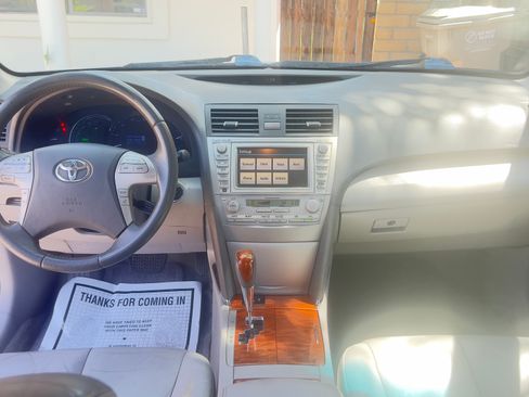 Used 2010 Toyota Camry Hybrid FWD image 21
