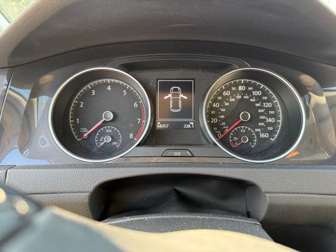 Used 2021 Volkswagen Golf 4-Door FWD image 11
