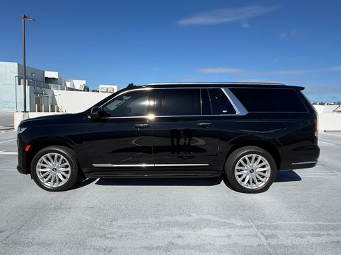 Used 2024 Cadillac Escalade ESV Luxury image 15