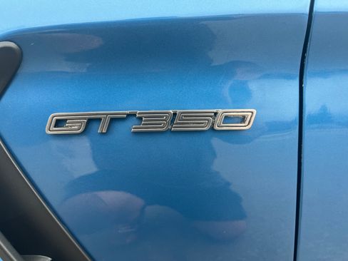 Used 2019 Ford Mustang Shelby GT350 w/ Technology Package RWD image 6