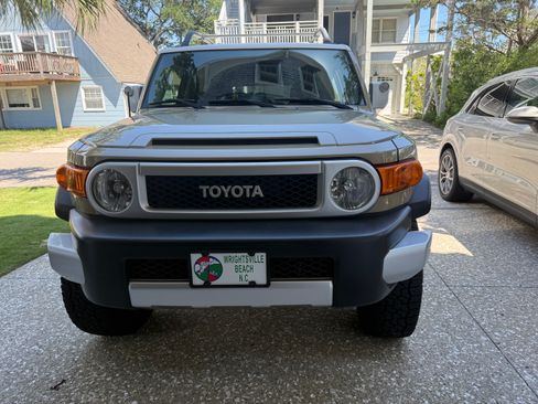 Used 2014 Toyota FJ Cruiser 4WD w/ Upgrade Package image 1