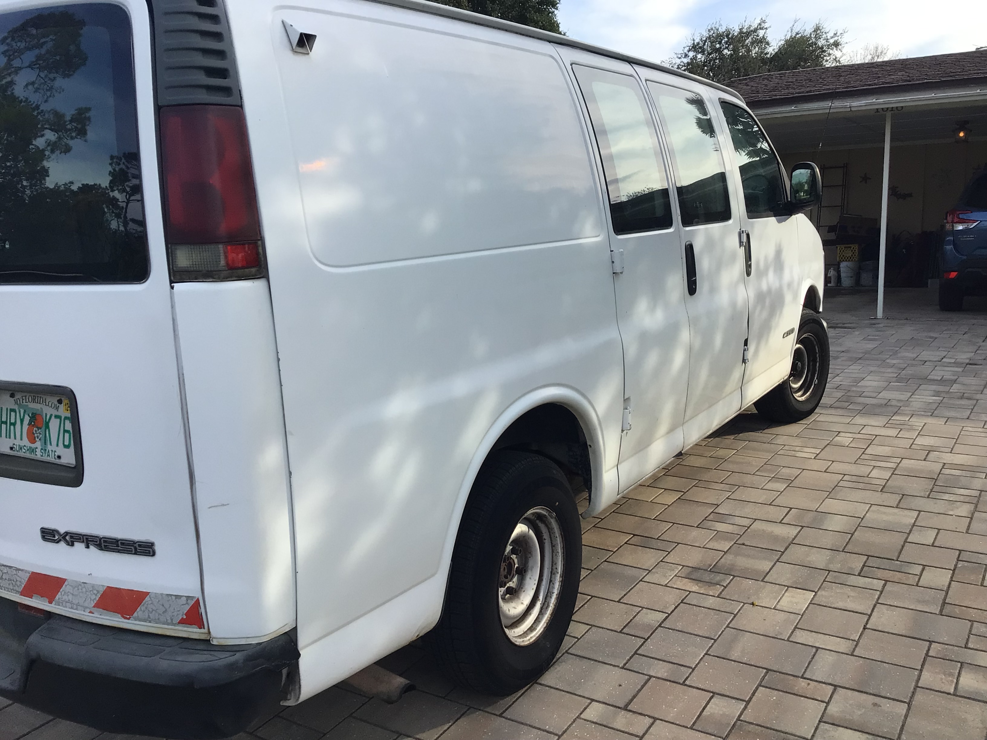 Used 2001 Chevrolet Express 1500 RWD image 8
