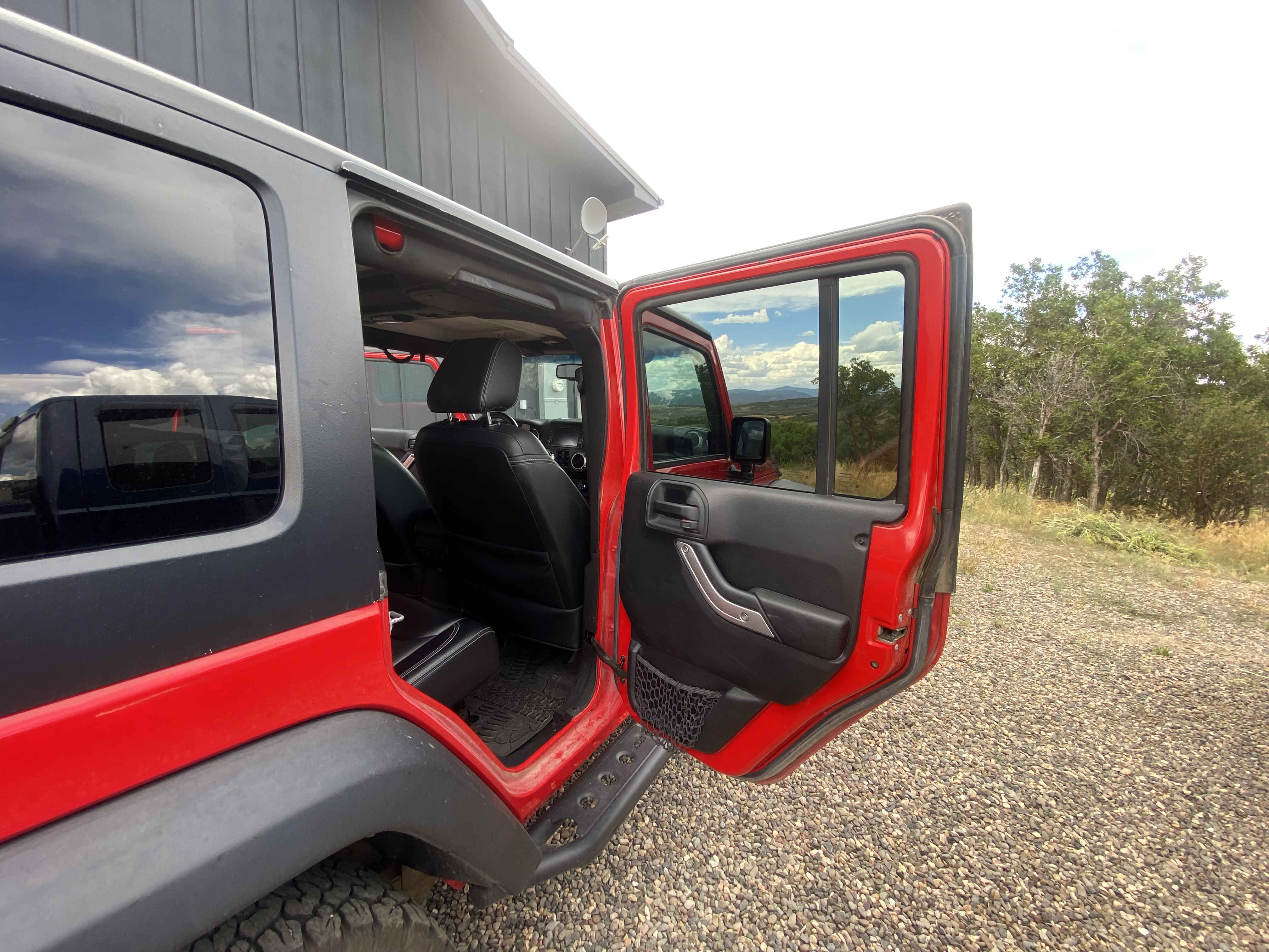 Used 2015 Jeep Wrangler Unlimited Rubicon AWD/4WD image 14