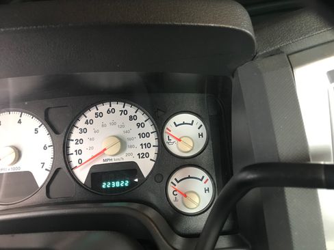 Used 2008 Dodge Ram 1500 Truck SLT RWD image 2