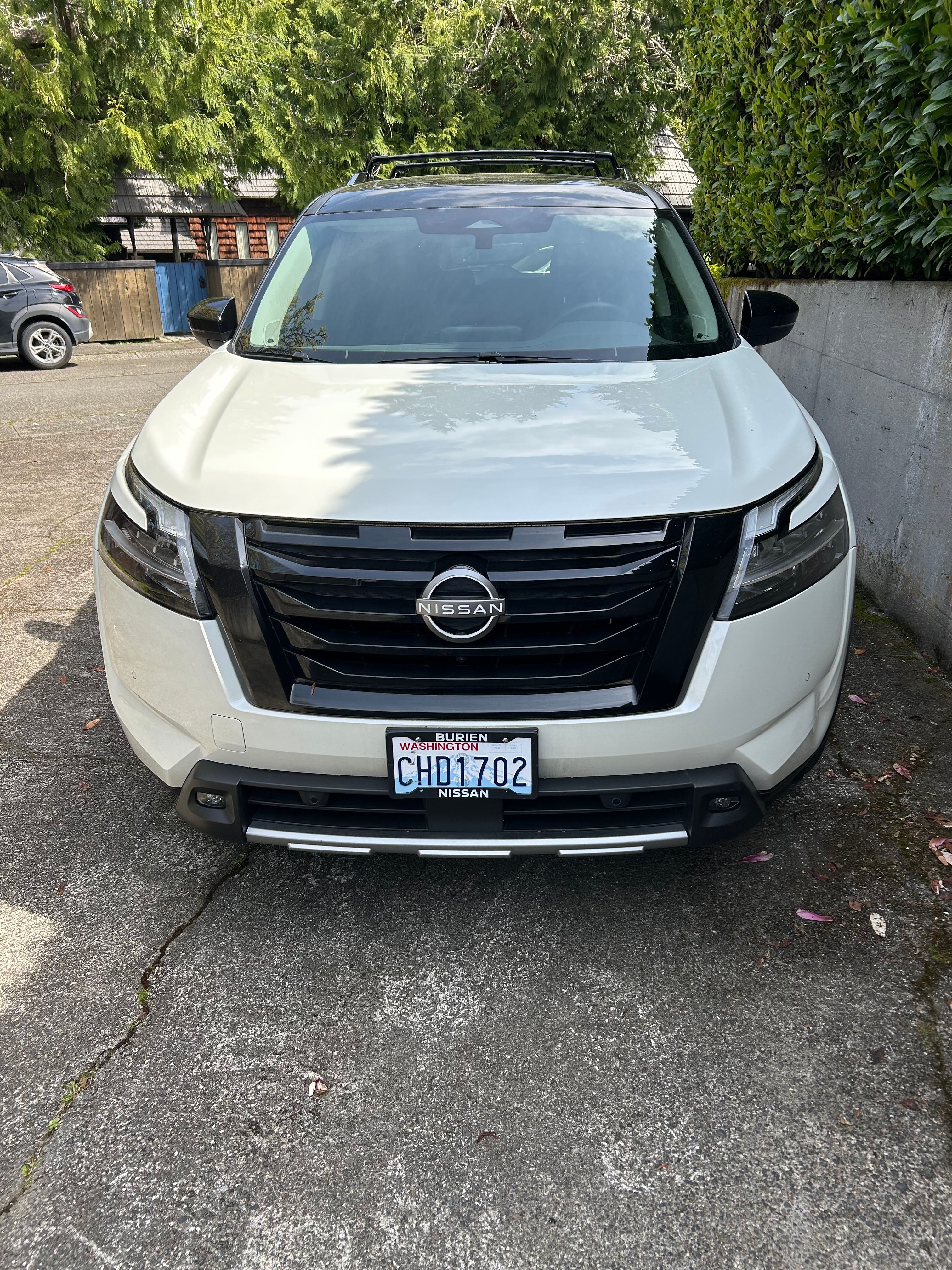 Used 2023 Nissan Pathfinder SL w/ SL Premium Package AWD/4WD image 1