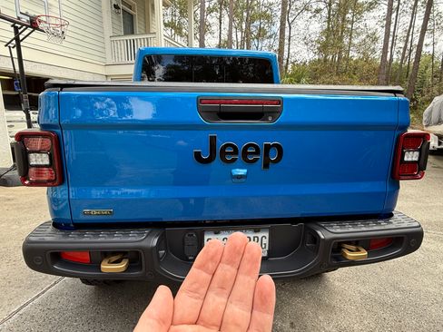 Used 2022 Jeep Gladiator Rubicon w/ LED Lighting Group image 12