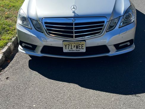 Used 2011 Mercedes-Benz E 350 4MATIC Sedan image 9