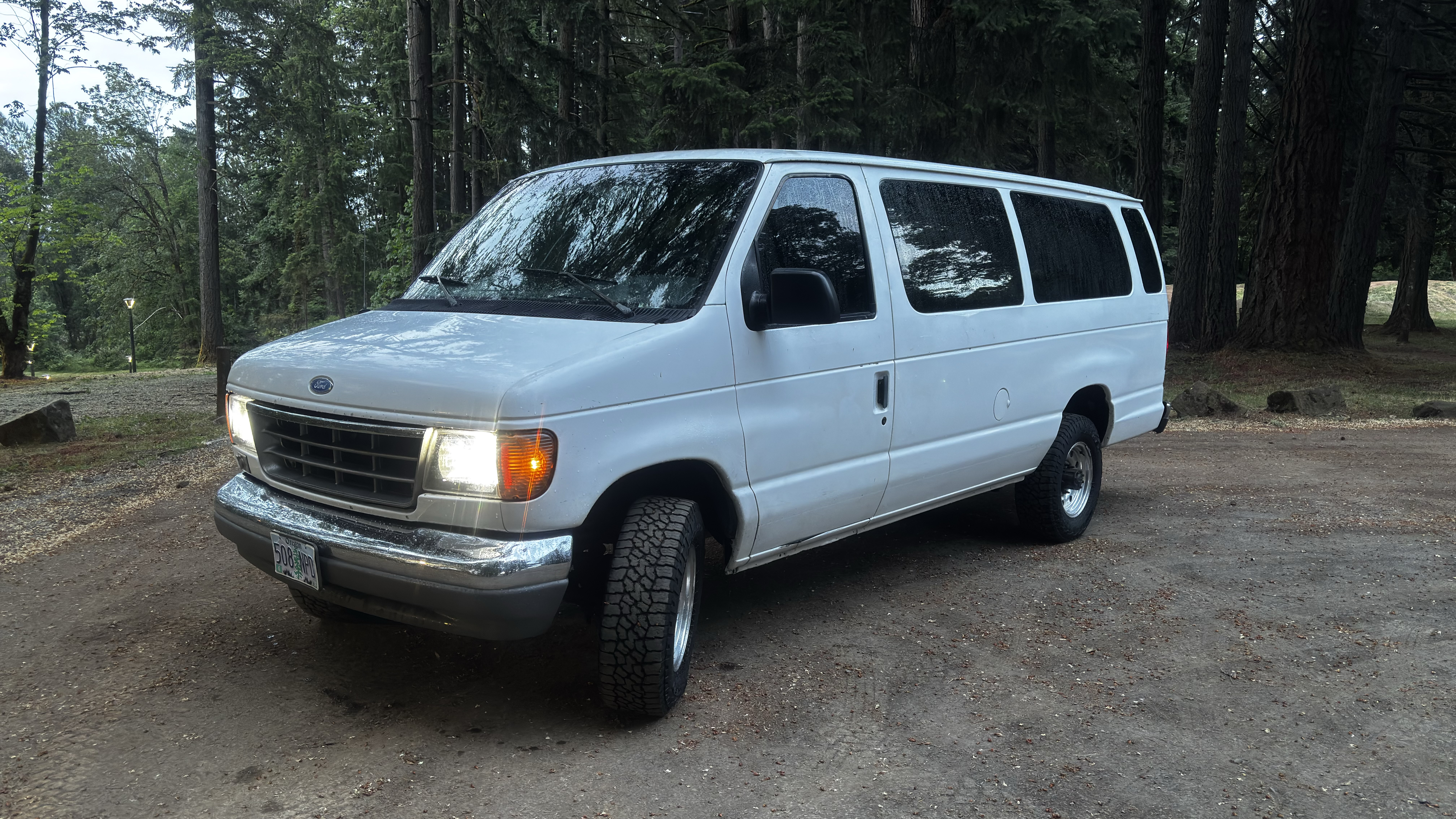 Used 1995 Ford E-350 and Econoline 350 Club Wagon RWD image 1