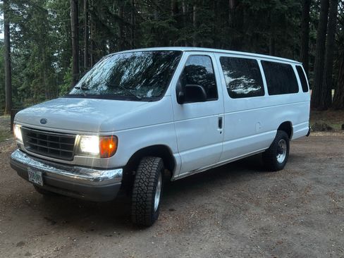Used 1995 Ford E-350 and Econoline 350 Club Wagon RWD image 1