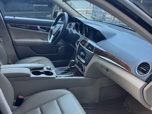 Used 2012 Mercedes-Benz C 300 4MATIC Sedan image 16