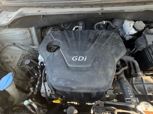Used 2016 Kia Soul FWD image 2