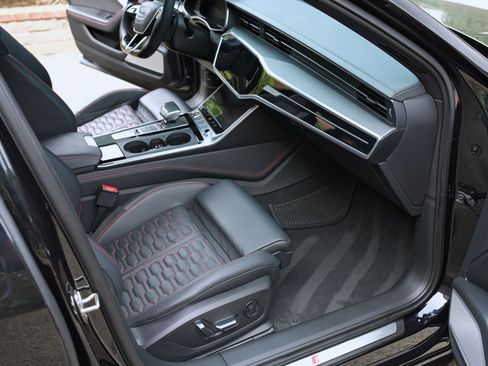 Used 2021 Audi RS 6 image 26