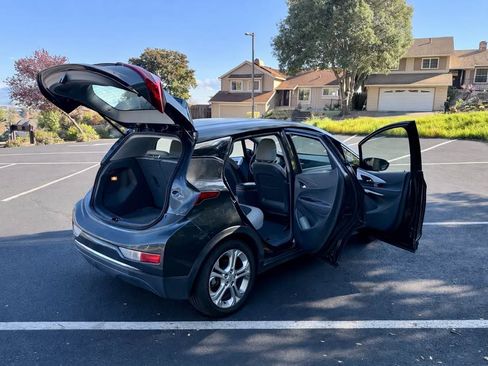 Used 2017 Chevrolet Bolt LT image 6