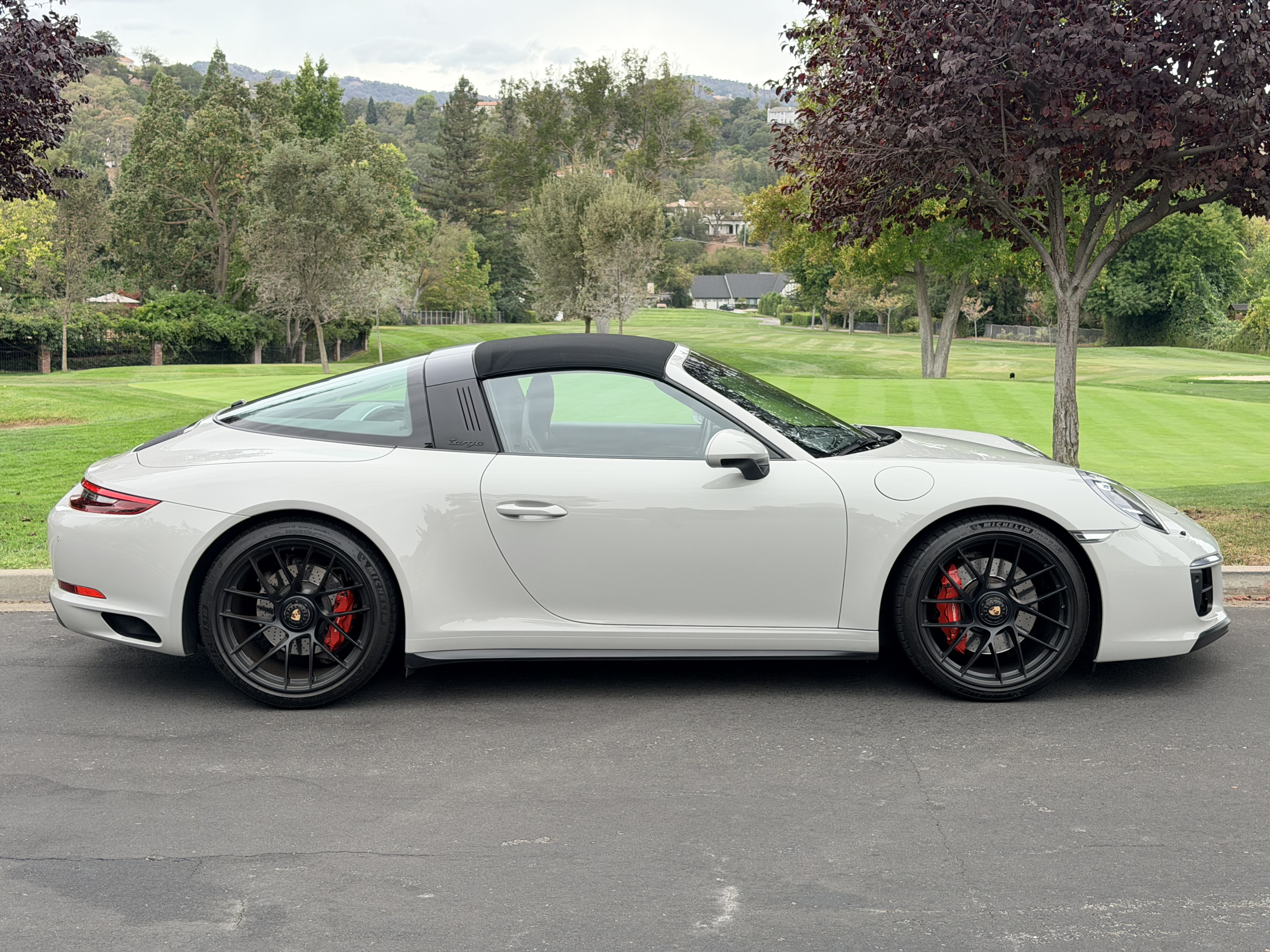 Used 2018 Porsche 911 Targa 4 GTS AWD/4WD image 5