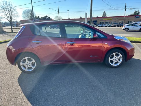 Used 2012 Nissan Leaf SL image 4