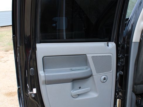 Used 2006 Dodge Ram 3500 Truck SLT image 8