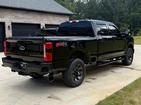 Used 2023 Ford F350 Lariat w/ Lariat Ultimate Package AWD/4WD image 12