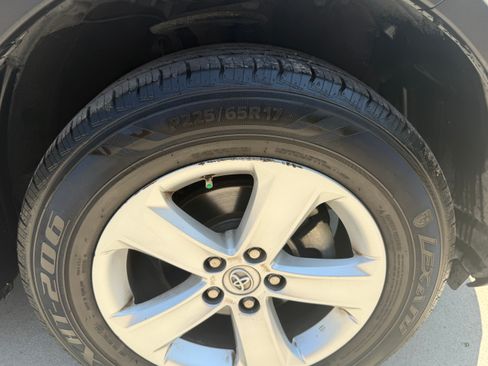 Used 2013 Toyota RAV4 XLE FWD image 10