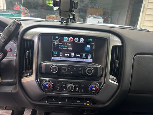 Used 2017 Chevrolet Silverado 1500 LT w/ All Star Edition AWD/4WD image 10